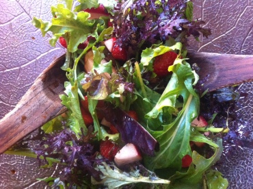 Strawberry Radish Salad